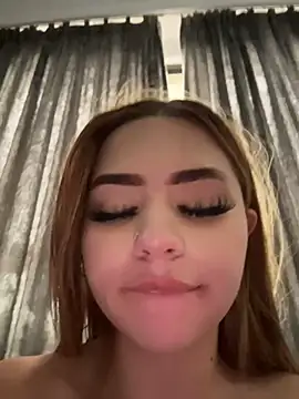 ChloeCollins__ XXX чат на живо