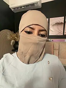 צ'אט XXX בשידור חי של Qamar_Khalifa