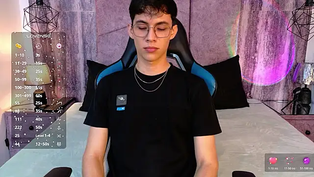 AronTawers Chat XXX live