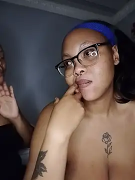 Pokazy przed kamerką – ShantelBootyBoobs