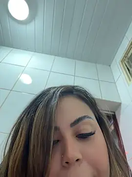 lariicn Live XXX chat