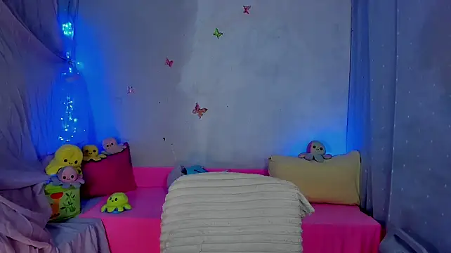 YourLizzyDoll's Live XXX Chat