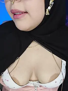Elinaax Adlı Modelin Canlı XXX Sohbeti