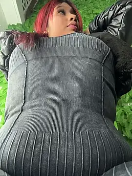 Chatroom XXX en direct de Cherry_Charlottee