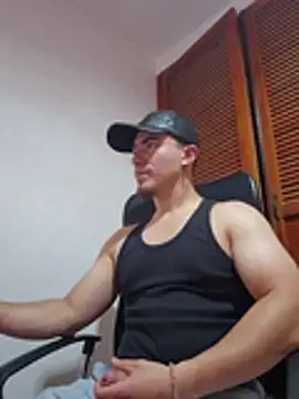 TouchDaddy4 Adlı Modelin Canlı XXX Sohbeti
