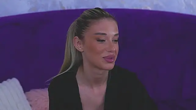 Chat +18 de EllinaNuria ao vivo