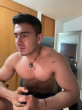 Chris_Clarck's Live XXX Chat