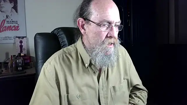צ'אט XXX בשידור חי של Uncle_Hottie
