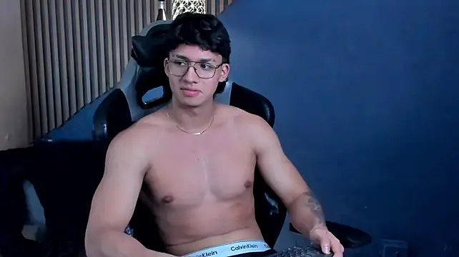 Axxel_Muscle Adlı Modelin Canlı XXX Sohbeti