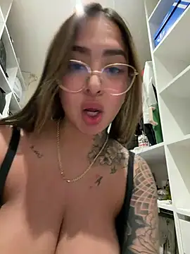Вебкам-шоу maferalvarexxx