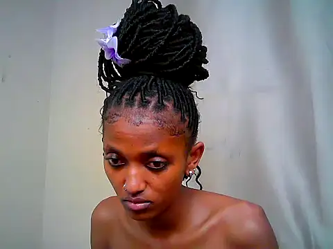 Qute_nimple Chat XXX in diretta