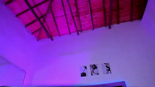 Chat +18 de kittymonroe1 ao vivo