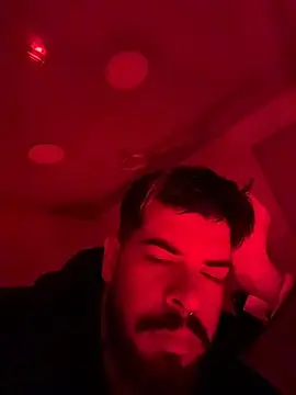 צ'אט XXX בשידור חי של DomBoy_
