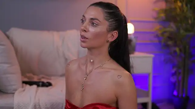 EllyLynne Live XXX-chat