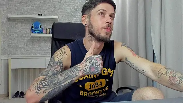 JonahShaw Live XXX-chat