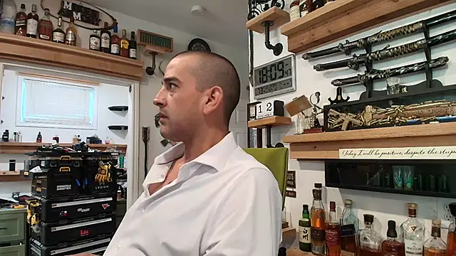 HoT_sHoT_357: διαδικτυακό σόου στην κάμερα