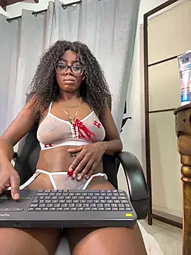 Milla_moonn's Live XXX Chat