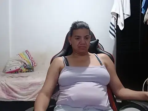 Adriana_0312 élő XXX-chatje