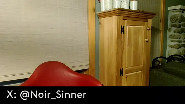 sinnernoir Show in webcam