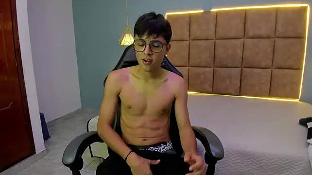 Chat +18 de Zayn_carter ao vivo