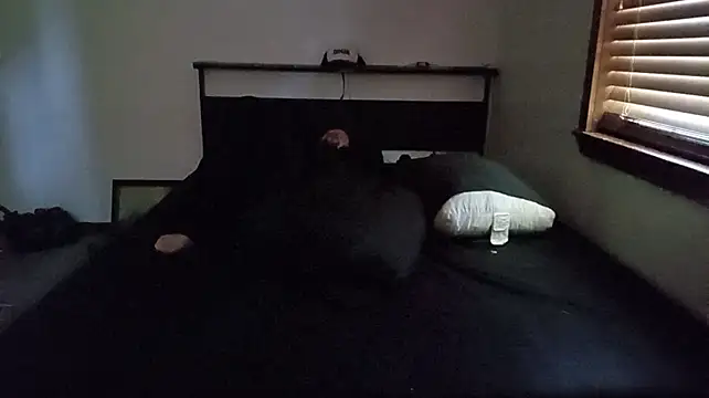 Opondestre00420's Live XXX Chat