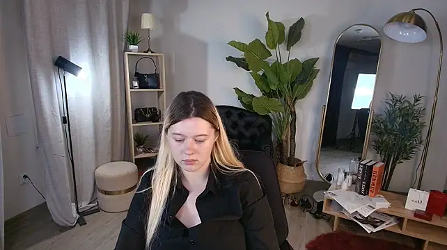CelestineMauriac's Live XXX Chat