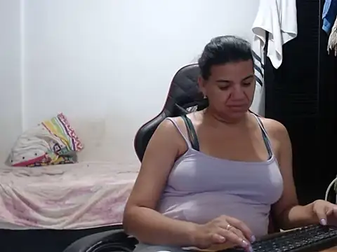 Adriana_0312's Live XXX Chat