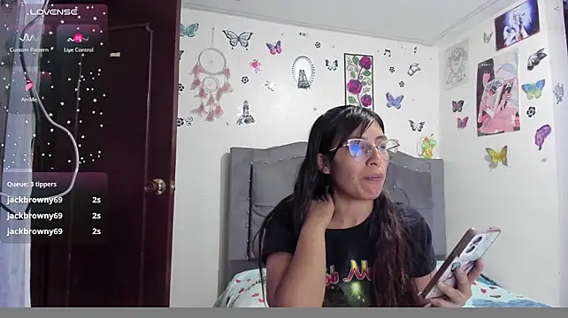 Chatroom XXX en direct de Megan_Darcy