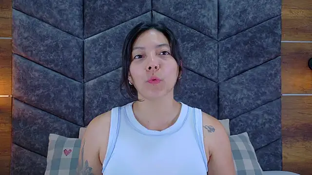 AnnieRouse__'s Live XXX Chat