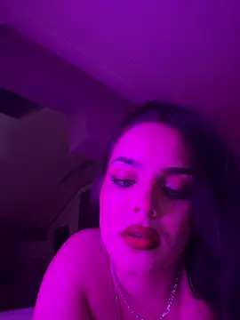 LunnaVey Adlı Modelin Canlı XXX Sohbeti