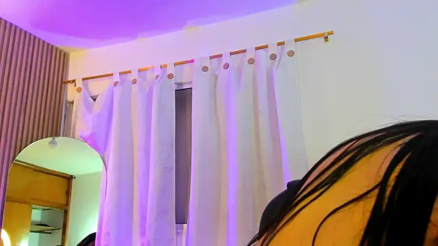 Czat XXX na żywo – hilary_collins1