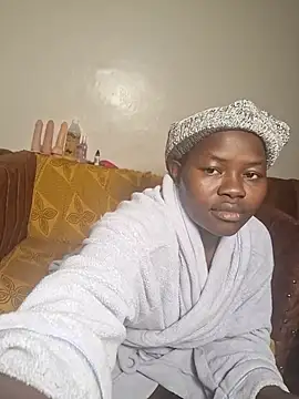 צ'אט XXX בשידור חי של Queen_birdie66