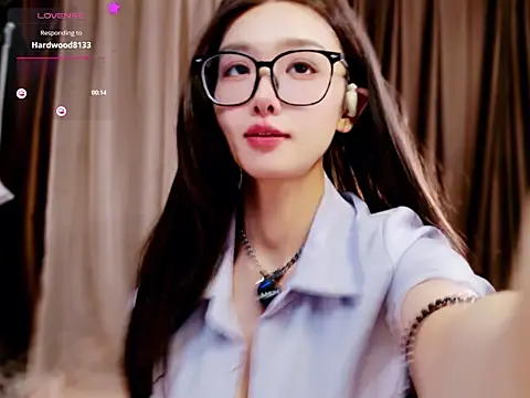Chenchen_666 即時 XXX 聊天