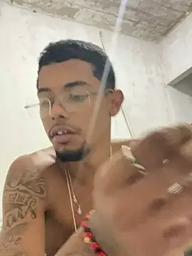 Show de Novinho_de_18 na webcam