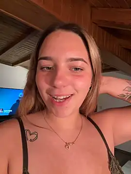 Naomi-Klein Adlı Modelin Canlı XXX Sohbeti