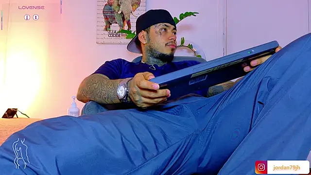 Chatroom XXX en direct de JordanSmiith_