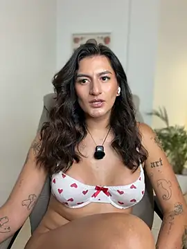 ari_artis Chat XXX in diretta