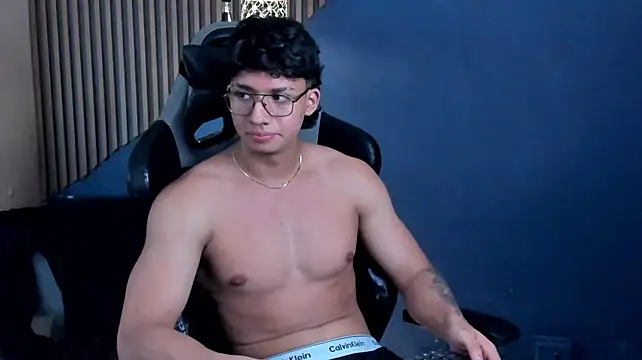 Chatroom XXX en direct de Axxel_Muscle