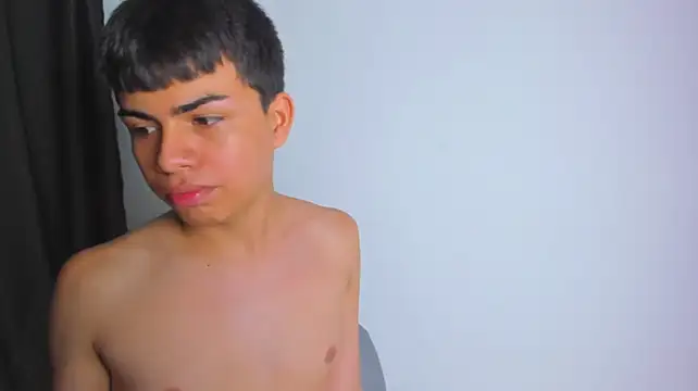 Asher_Young Adlı Modelin Web Kamerası Şovu