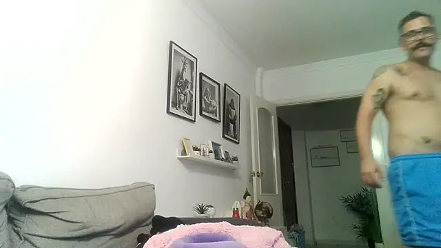 yanick931's Live XXX Chat