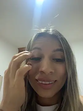 Mia_Rosee1 Adlı Modelin Canlı XXX Sohbeti