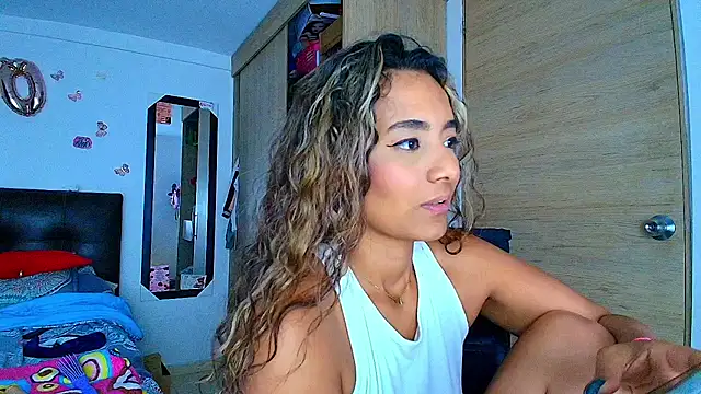 collins_megan96's Live XXX Chat