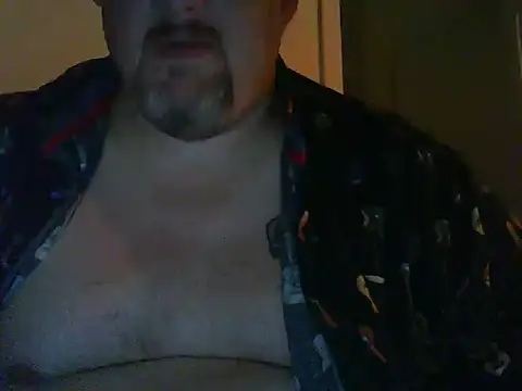 bigcuddlebear69er Live XXX Chat