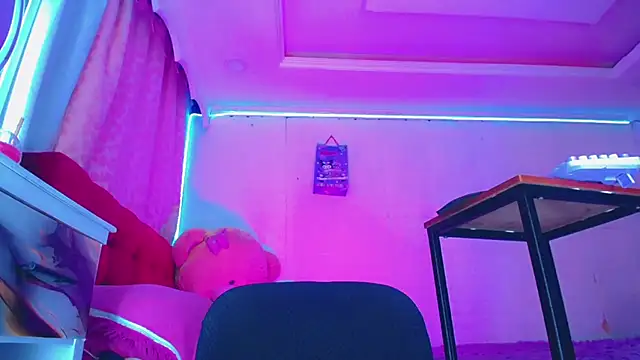 NahomiCamper's Live XXX Chat