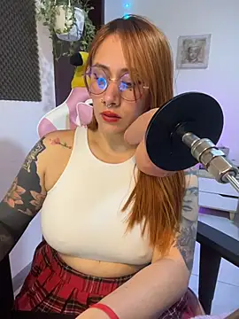 Luna_Paris_ élő XXX-chatje