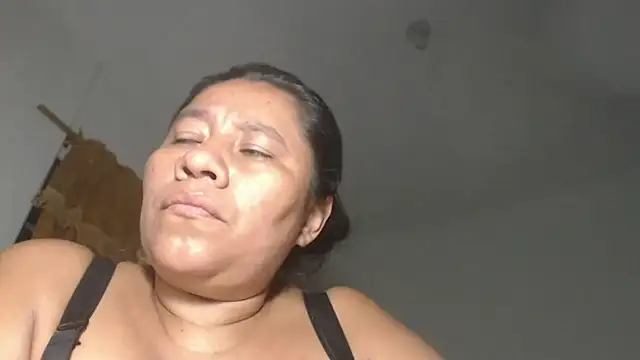 Chat +18 de adrixxx38 ao vivo