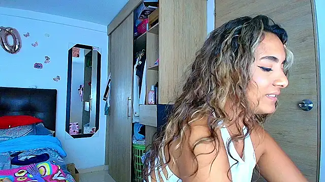 collins_megan96's Live XXX Chat