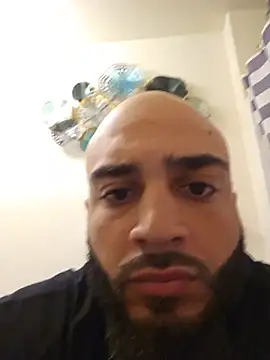 הופעת וובקאם של Bustinnuts69