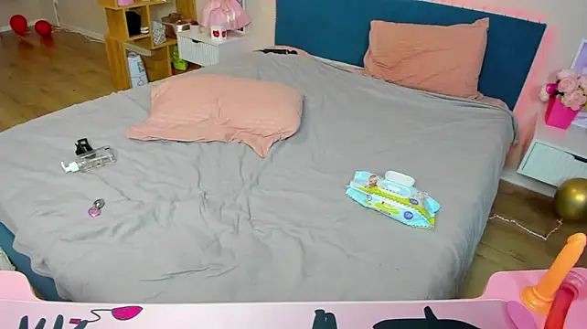 BritneyLix XXX чат на живо
