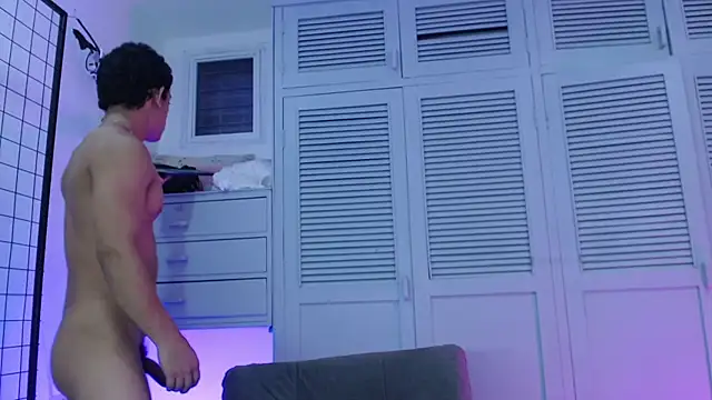 adan_222 Live XXX-chat